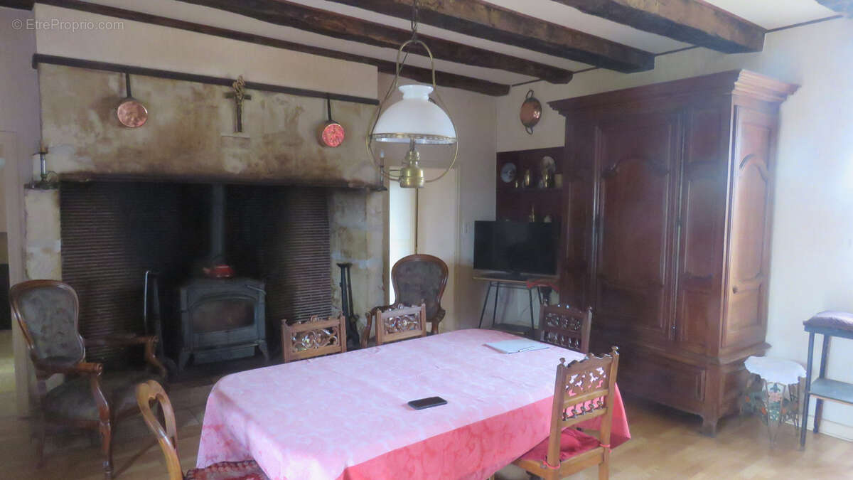 Maison à BADEFOLS-D&#039;ANS