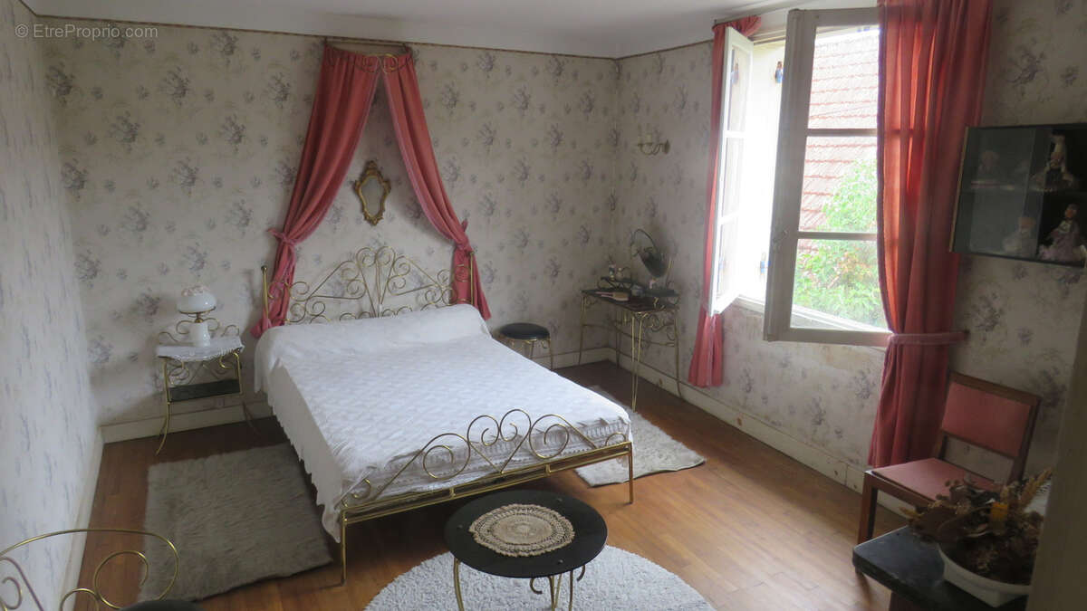 Maison à BADEFOLS-D&#039;ANS