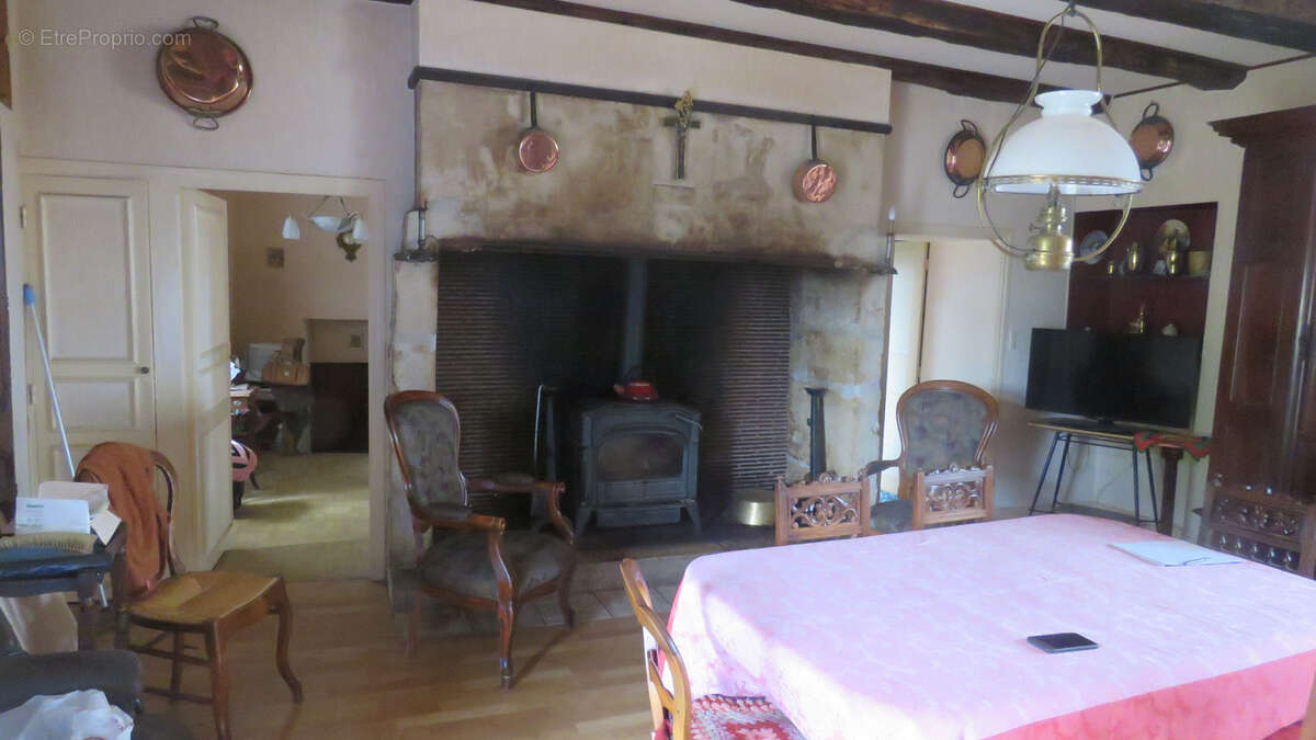 Maison à BADEFOLS-D&#039;ANS