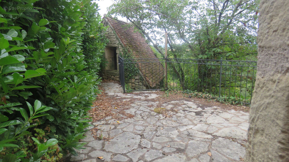 Maison à BADEFOLS-D&#039;ANS