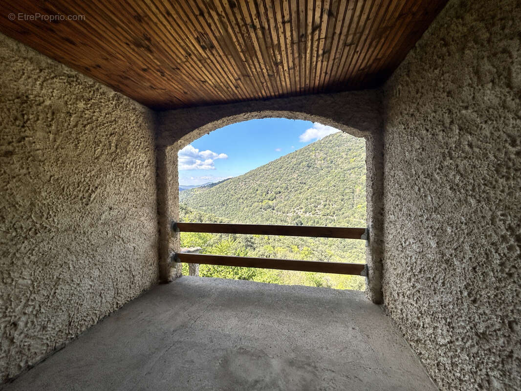 Maison à NOTRE-DAME-DE-LA-ROUVIERE