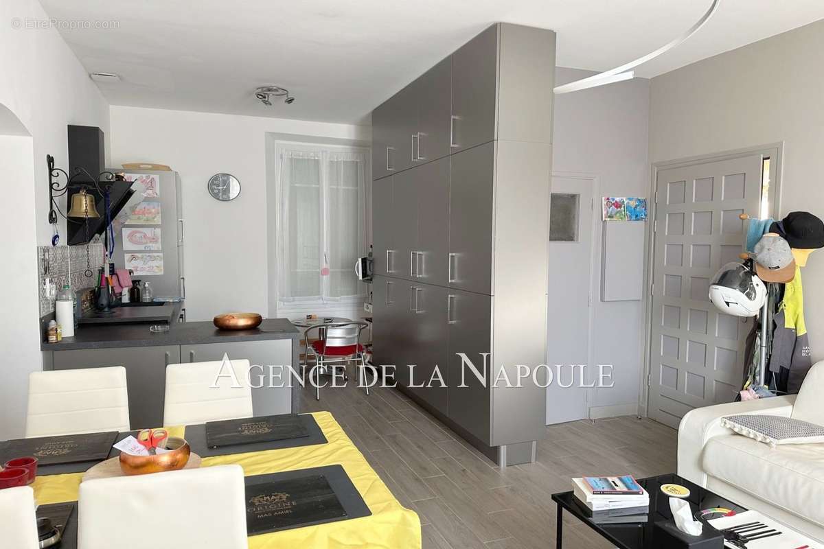 Appartement à MANDELIEU-LA-NAPOULE