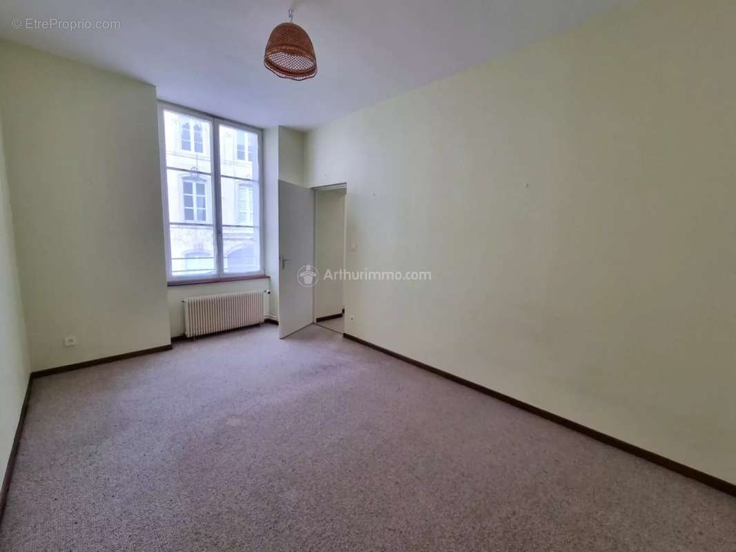 Appartement à NEUFCHATEAU