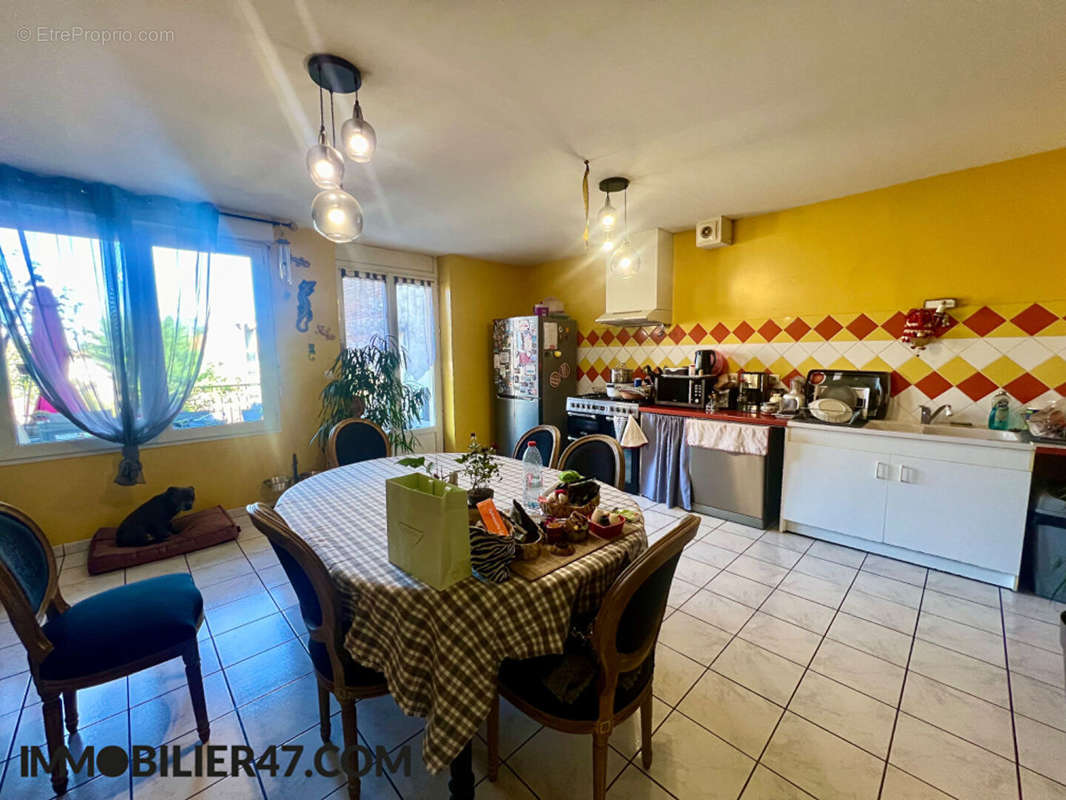 Appartement à SAINTE-LIVRADE-SUR-LOT