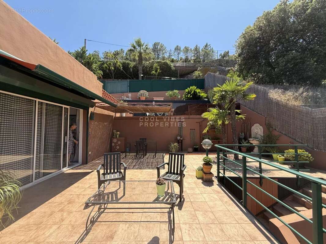 Maison à THEOULE-SUR-MER