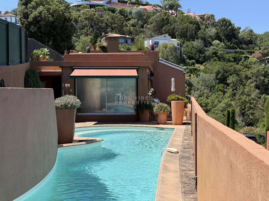 Maison à THEOULE-SUR-MER