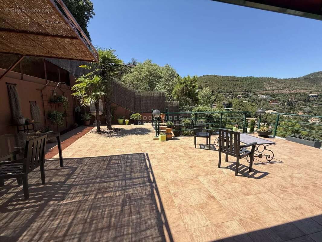 Maison à THEOULE-SUR-MER