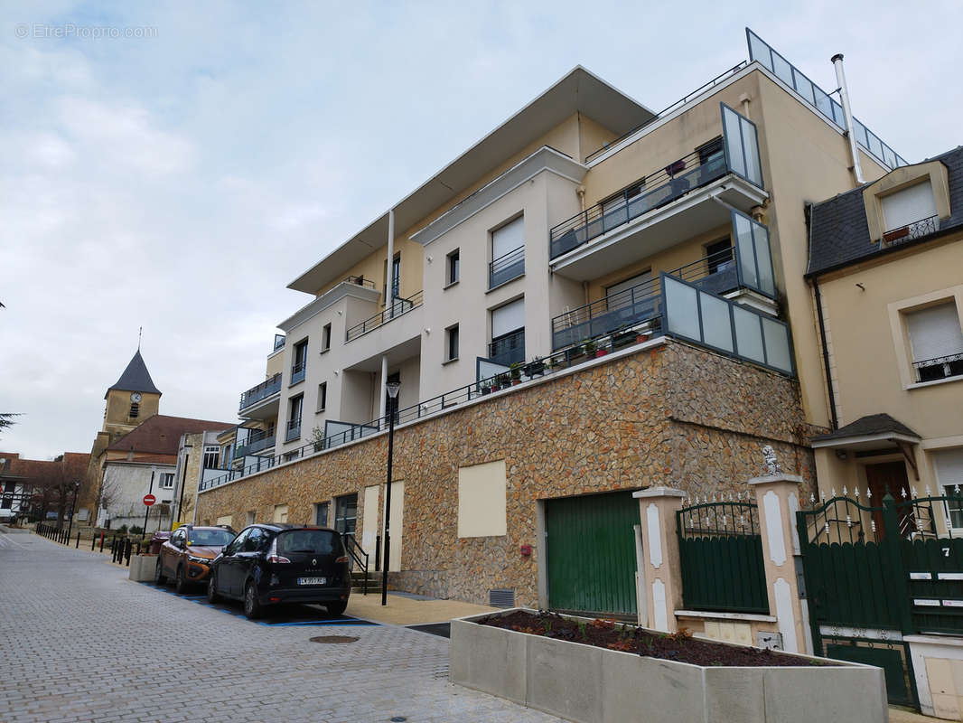 Appartement à THORIGNY-SUR-MARNE