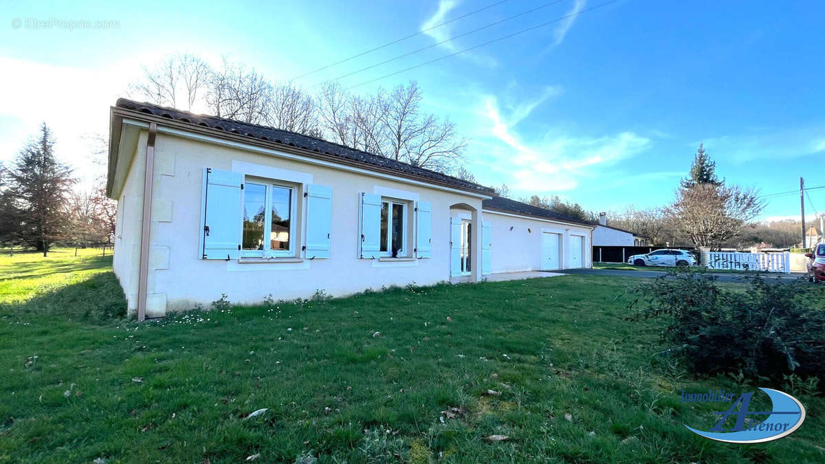 Maison à ANTONNE-ET-TRIGONANT