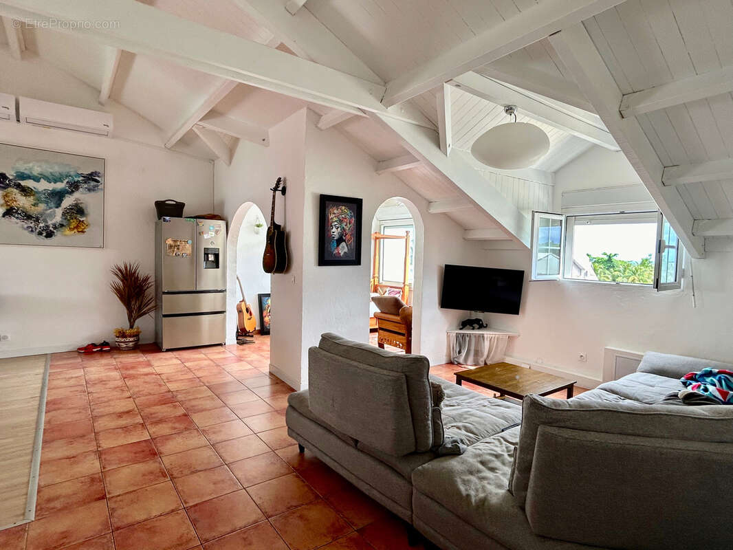 Appartement à BAIE-MAHAULT