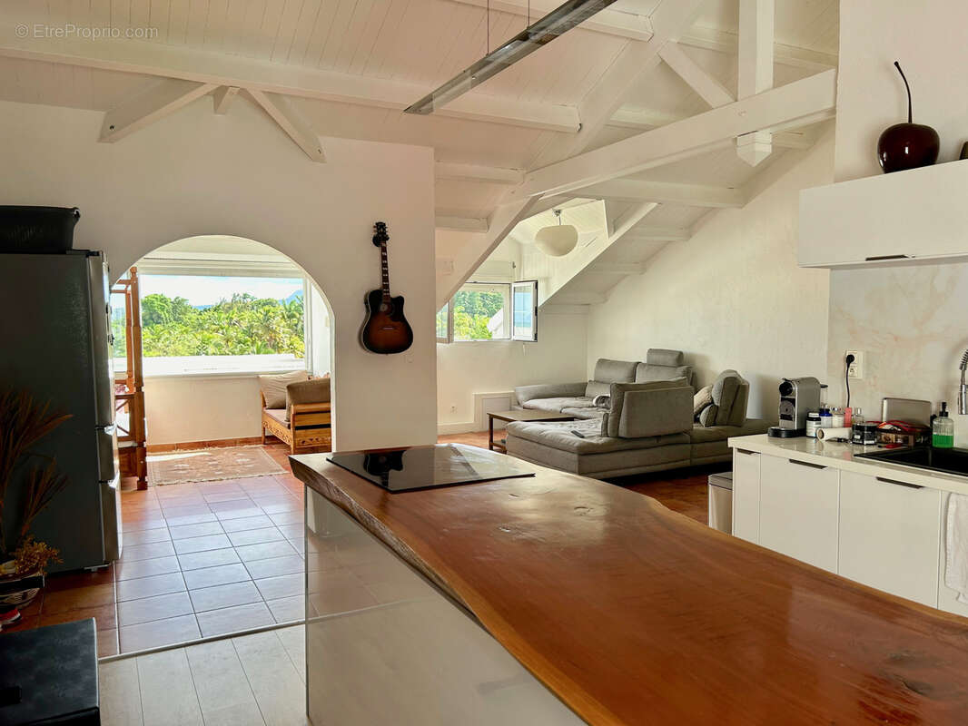 Appartement à BAIE-MAHAULT