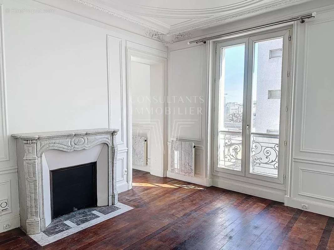 Appartement a louer paris-10e-arrondissement - 3 pièce(s) - 55 m2 - Surfyn