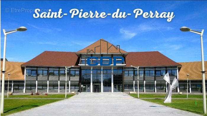 2 box dans la ville de Saint-Pierre-du-Perray - Parking à SAINT-PIERRE-DU-PERRAY
