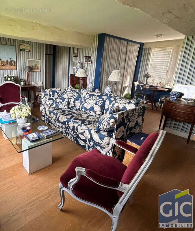 Appartement à TOURGEVILLE