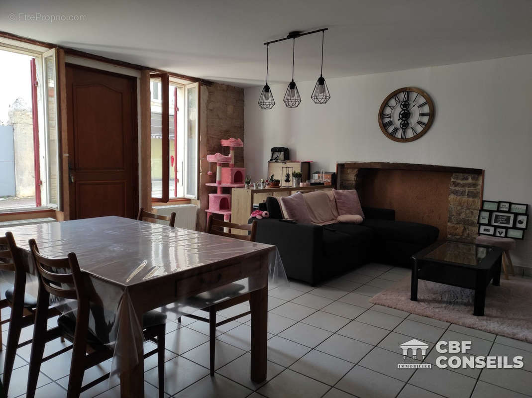 Appartement à VARENNES-LE-GRAND