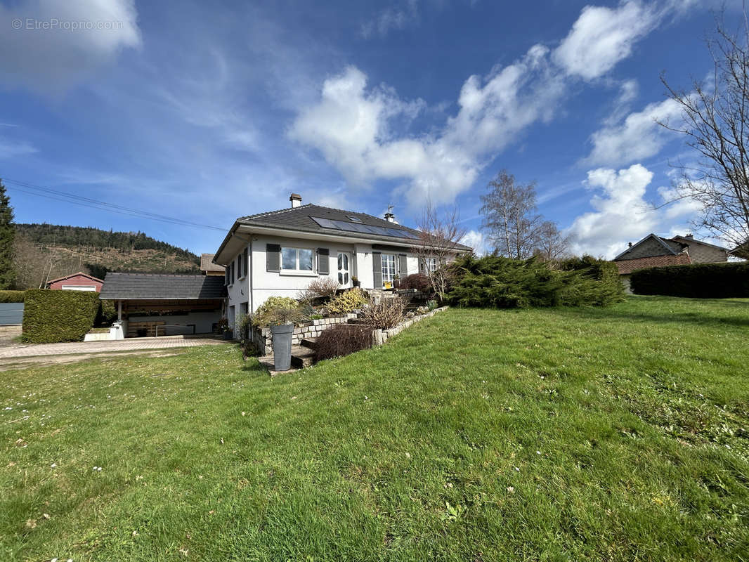 Maison à LA CHAPELLE-DEVANT-BRUYERES