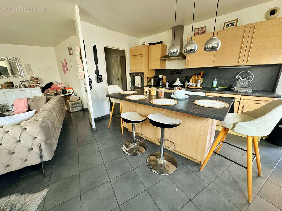 Appartement à PIERRE-BENITE