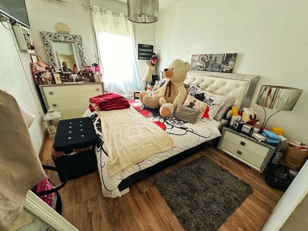 Appartement à PIERRE-BENITE