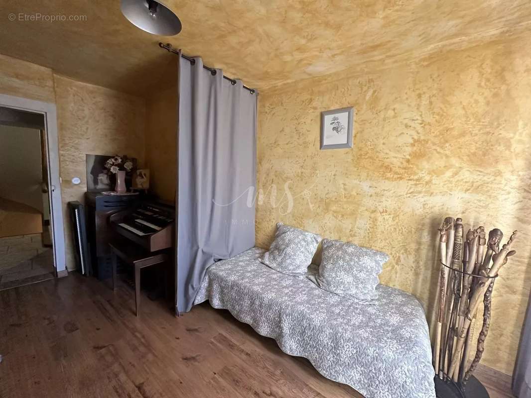 Appartement à MOLLEGES