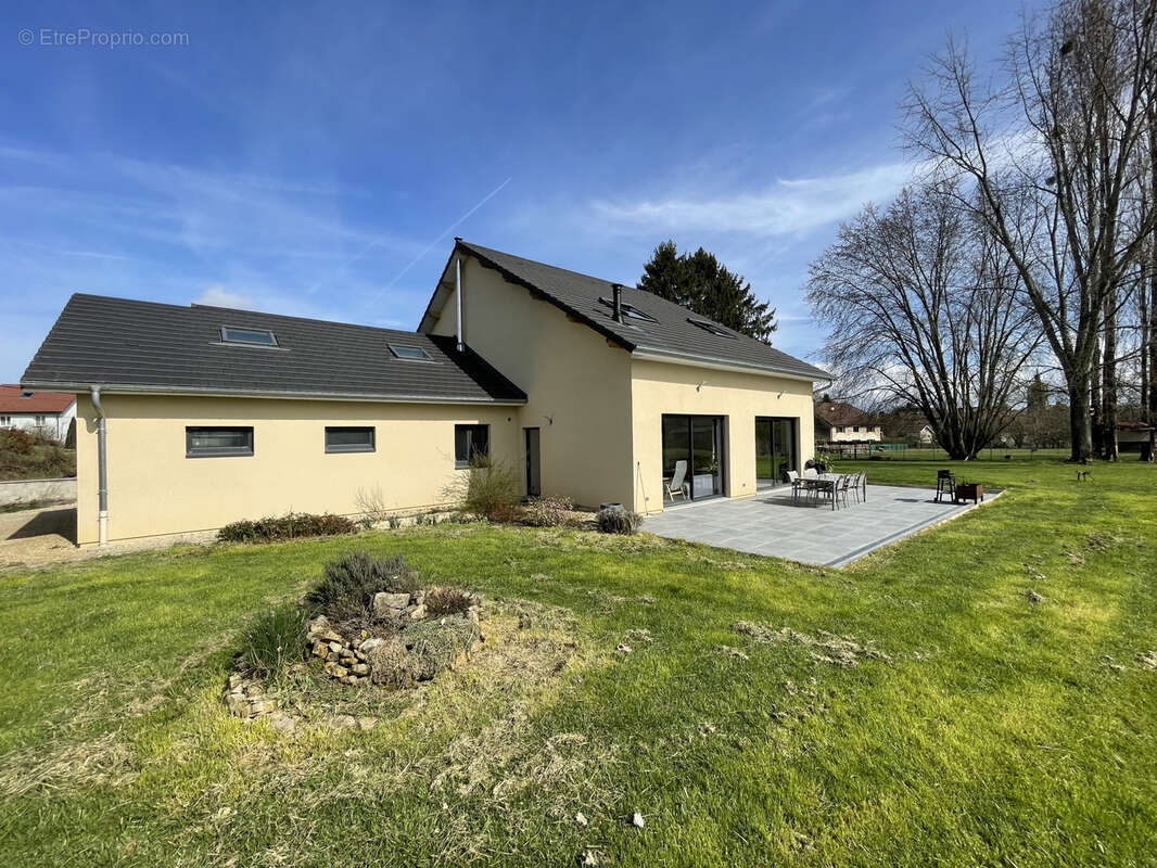 Maison à VY-LES-LURE