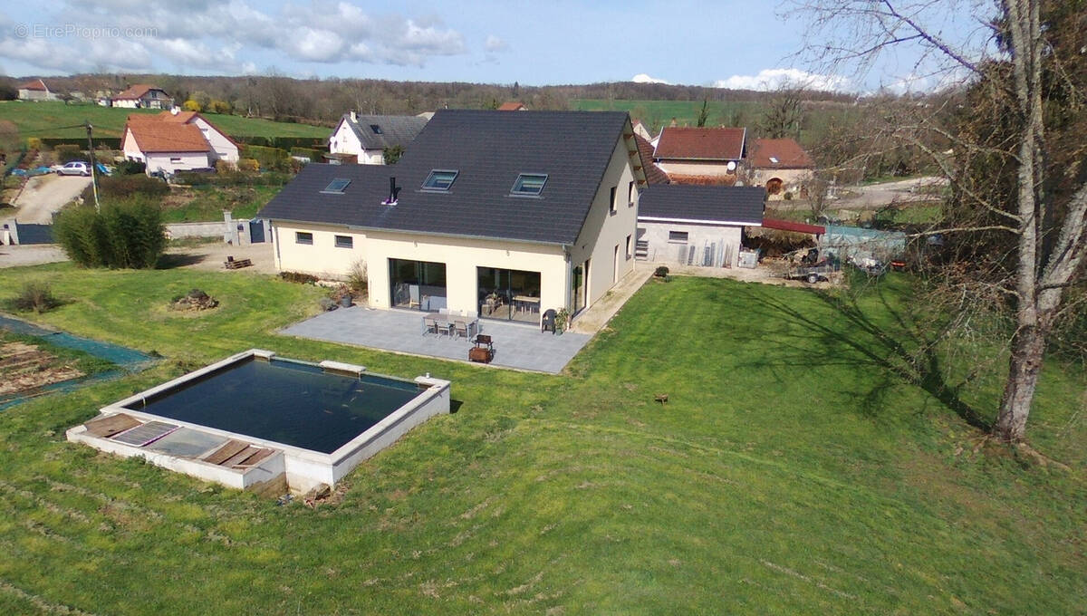 Maison à VY-LES-LURE