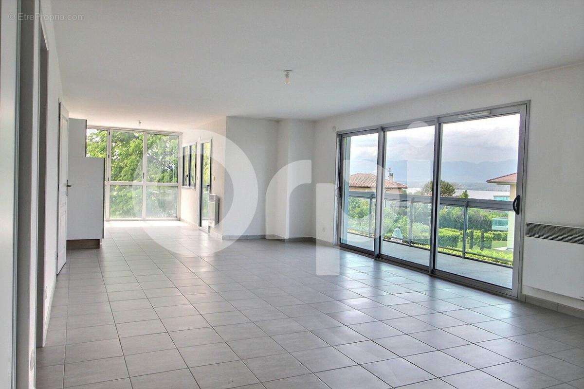 Appartement à MESSERY