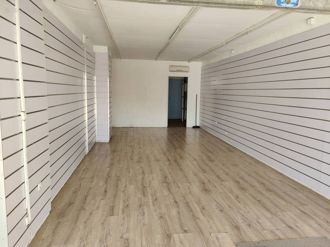 Commerce à SAINT-CYPRIEN