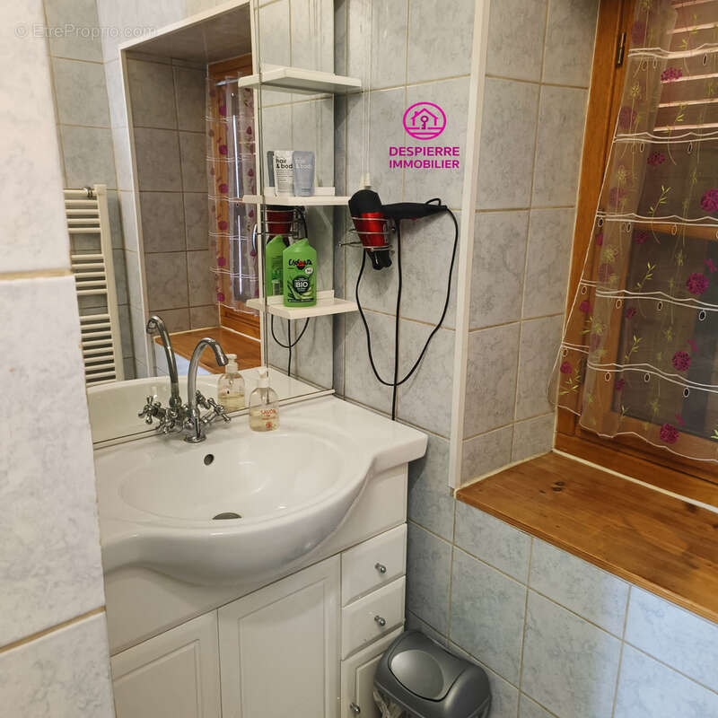 Appartement à SERRIERES