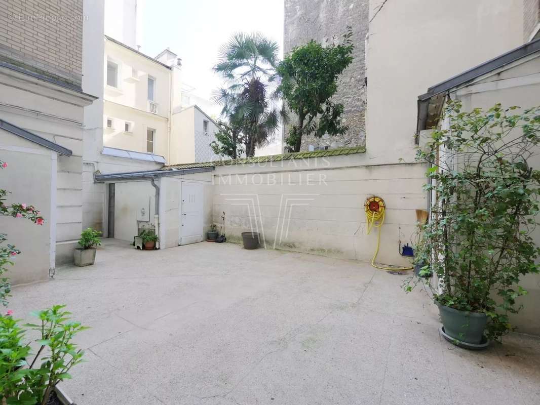 Appartement a louer paris-17e-arrondissement - 5 pièce(s) - 120 m2 - Surfyn