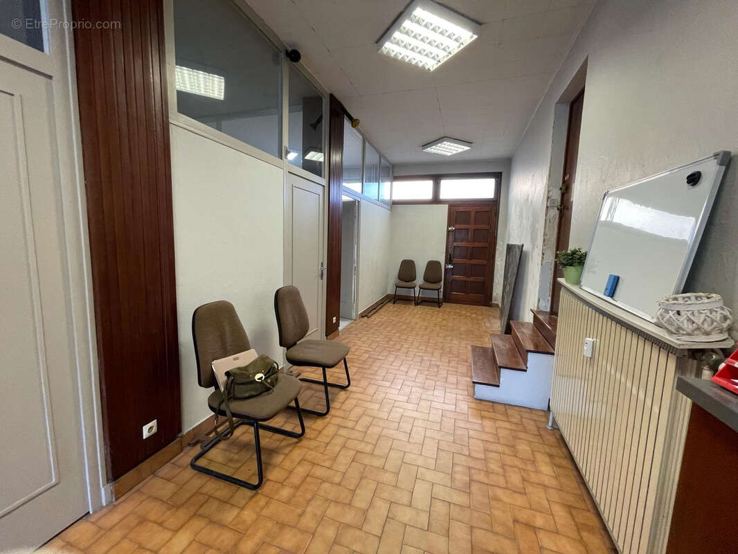 Commerce à LE PEAGE-DE-ROUSSILLON