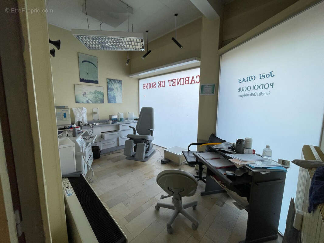 Commerce à LE PEAGE-DE-ROUSSILLON