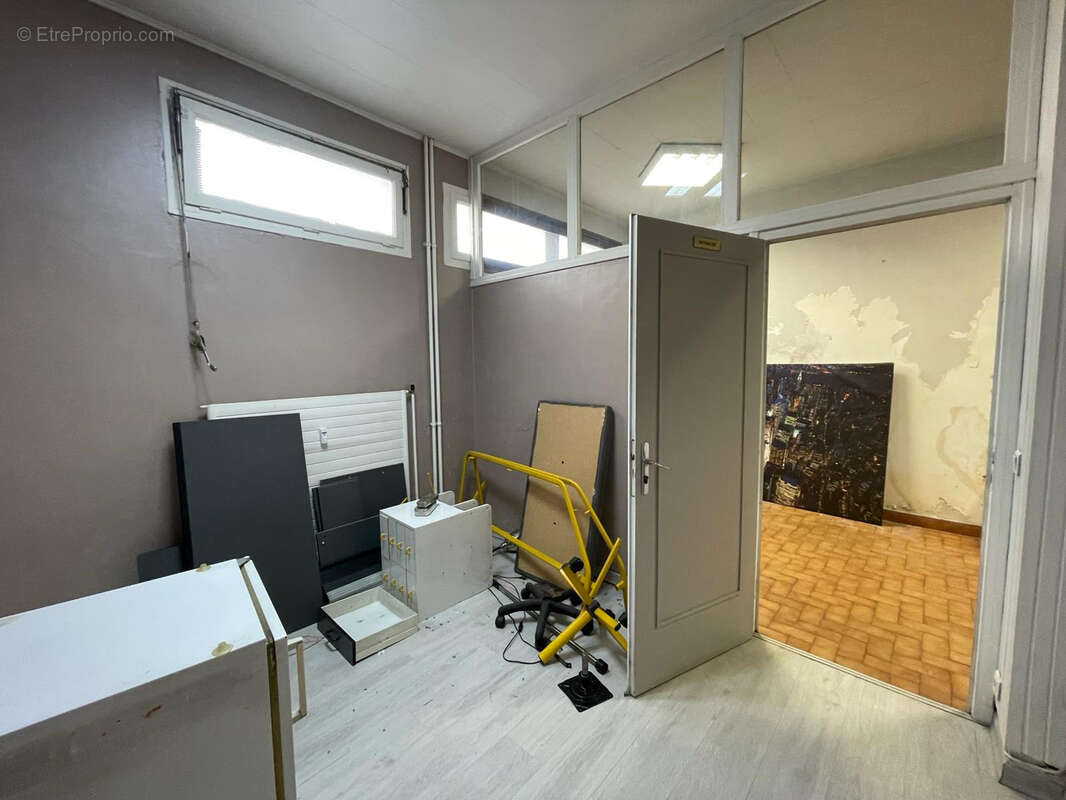 Commerce à LE PEAGE-DE-ROUSSILLON