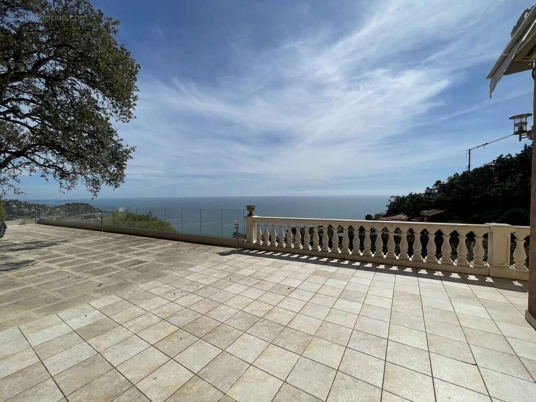 Maison à THEOULE-SUR-MER