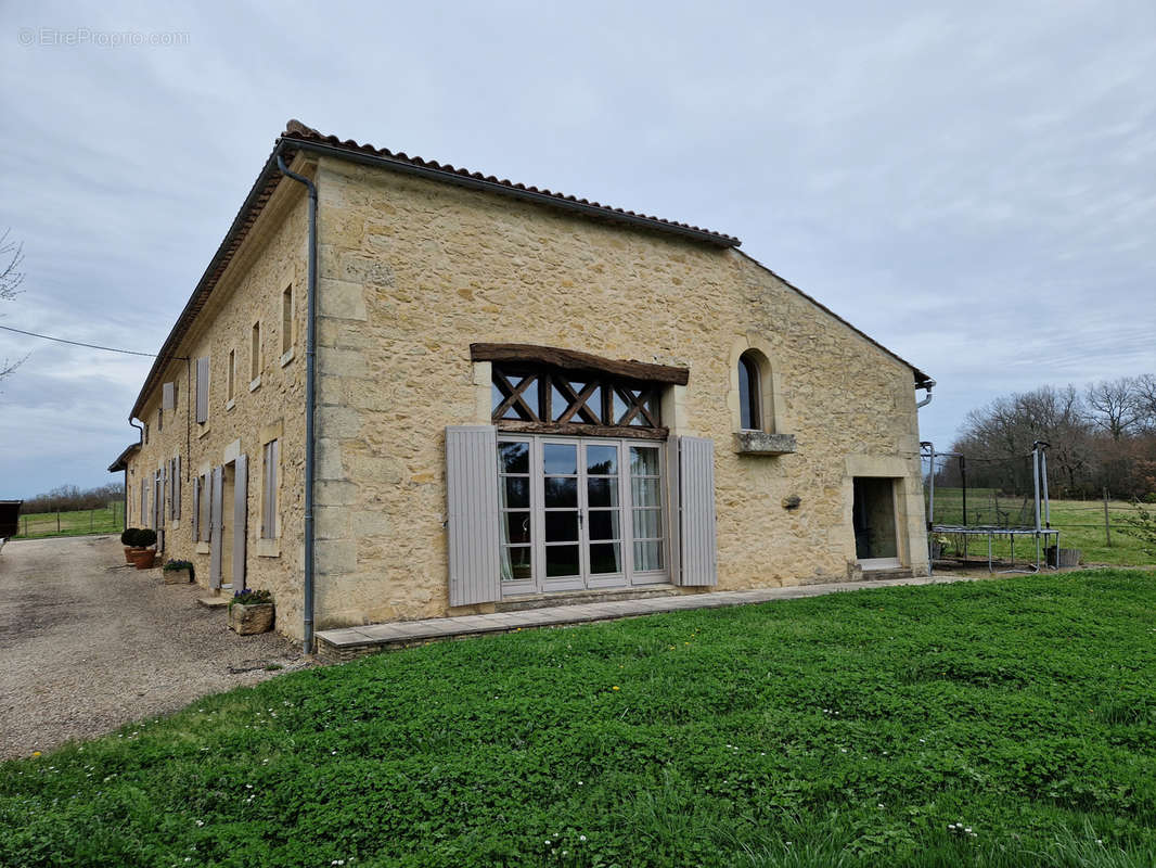 Maison à RAUZAN