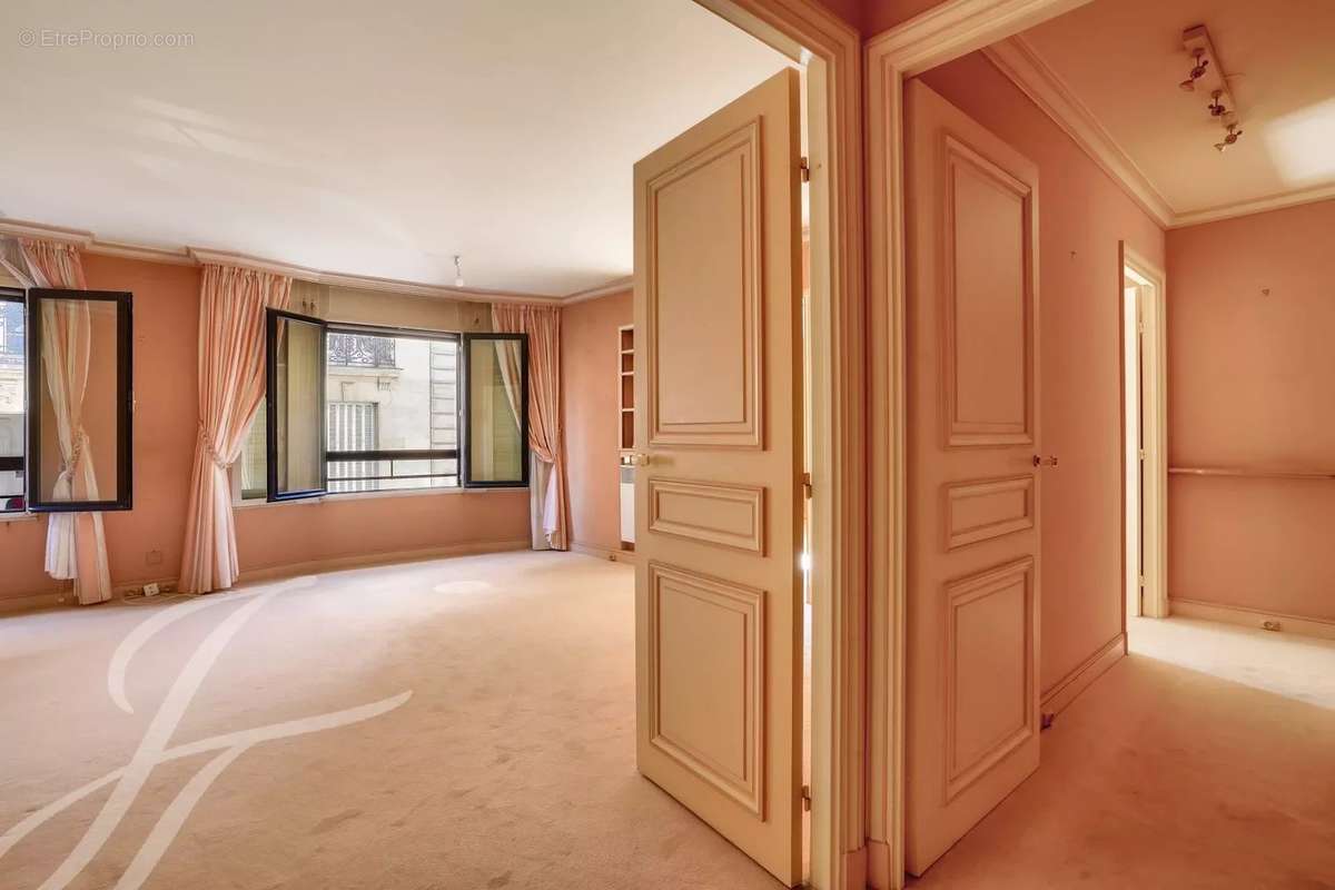 Appartement a louer paris-7e-arrondissement - 4 pièce(s) - 97 m2 - Surfyn