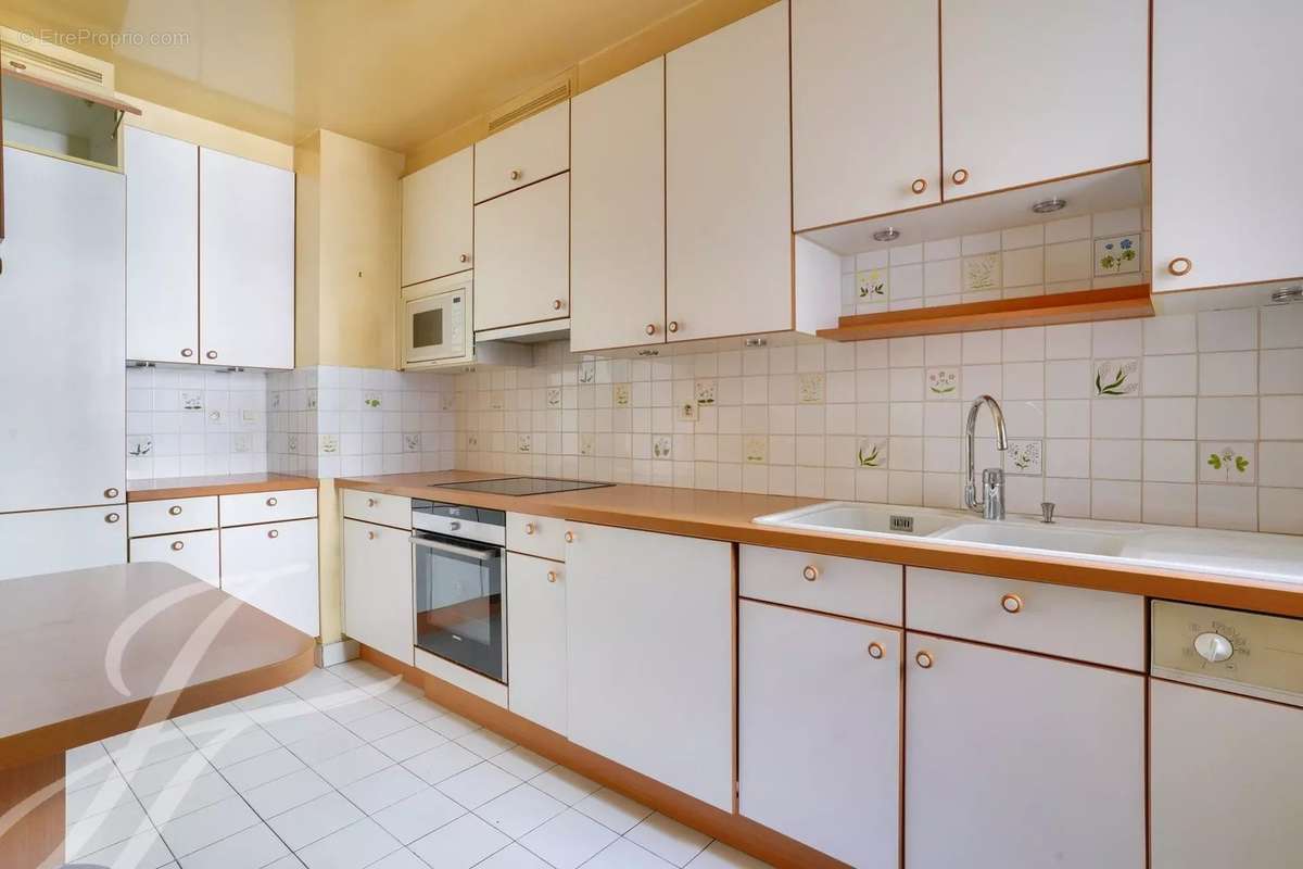 Appartement a louer paris-7e-arrondissement - 4 pièce(s) - 97 m2 - Surfyn