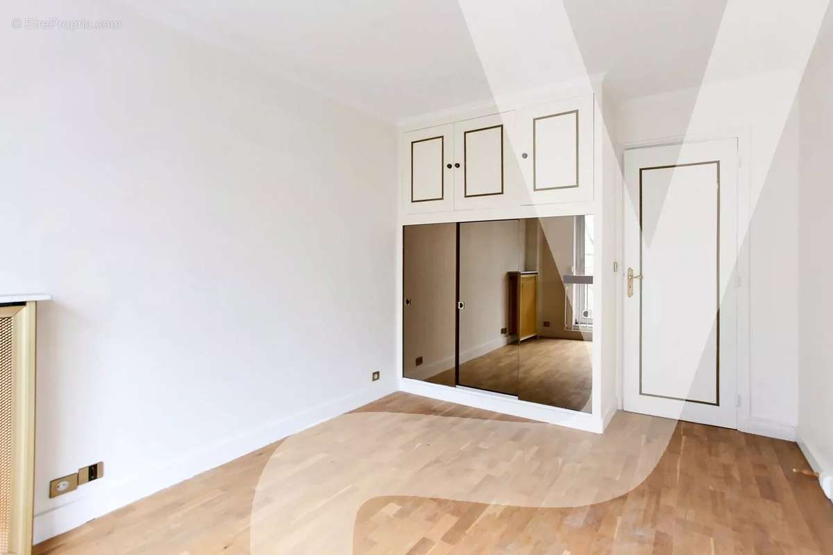 Appartement a louer paris-11e-arrondissement - 3 pièce(s) - 71 m2 - Surfyn