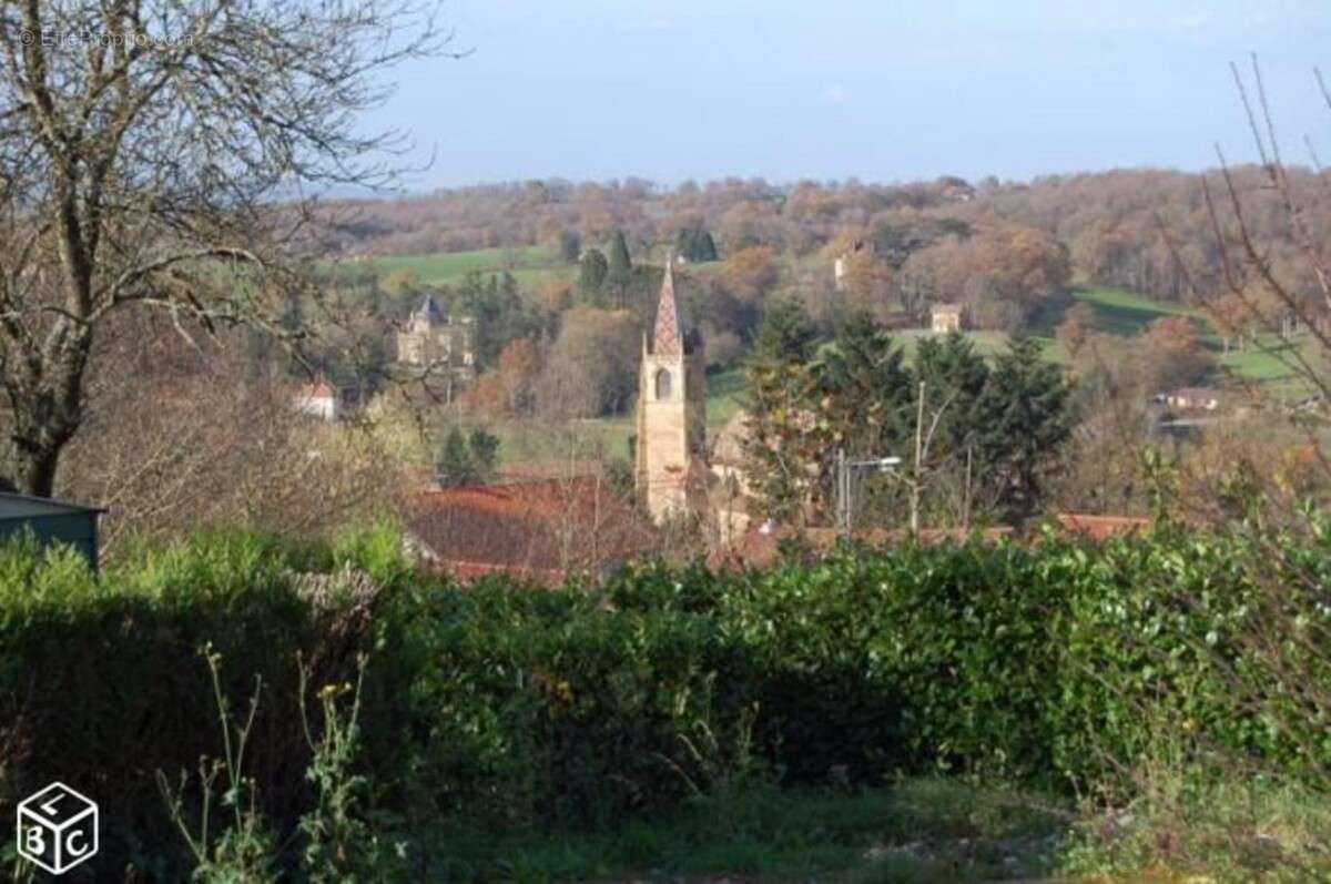 Maison à LA BENISSON-DIEU