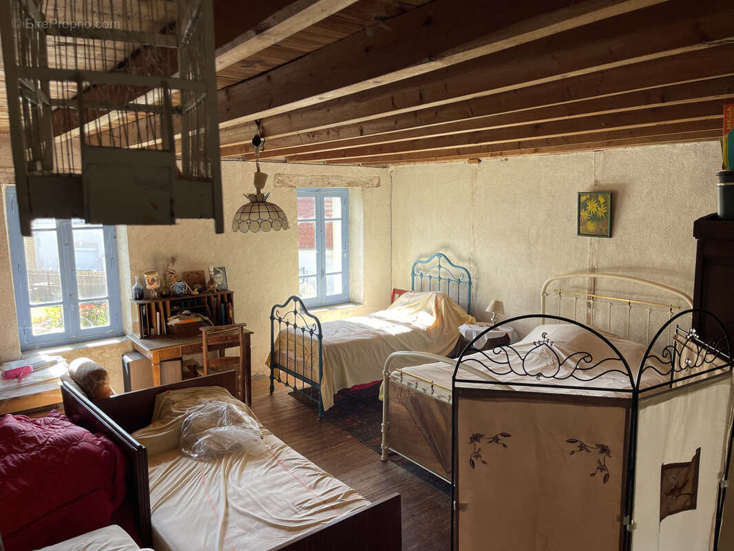 Maison à MARCILLAT-EN-COMBRAILLE