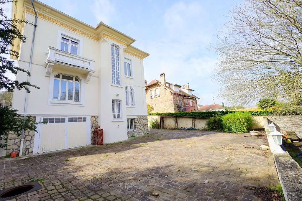 Maison à MEZIERES-SUR-SEINE