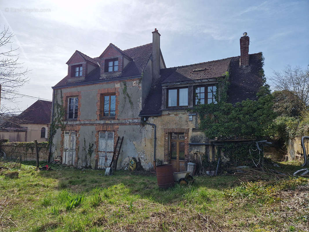 Maison à MONTLANDON