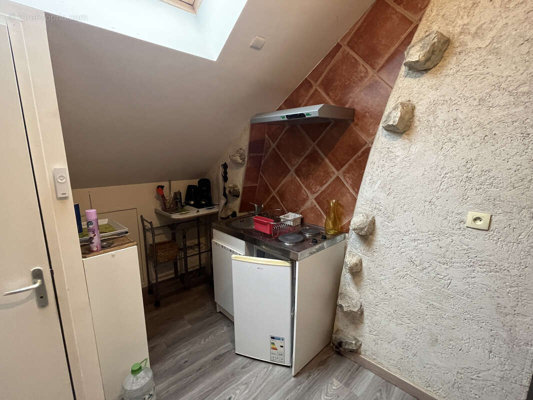 Maison à LAROCHE-SAINT-CYDROINE