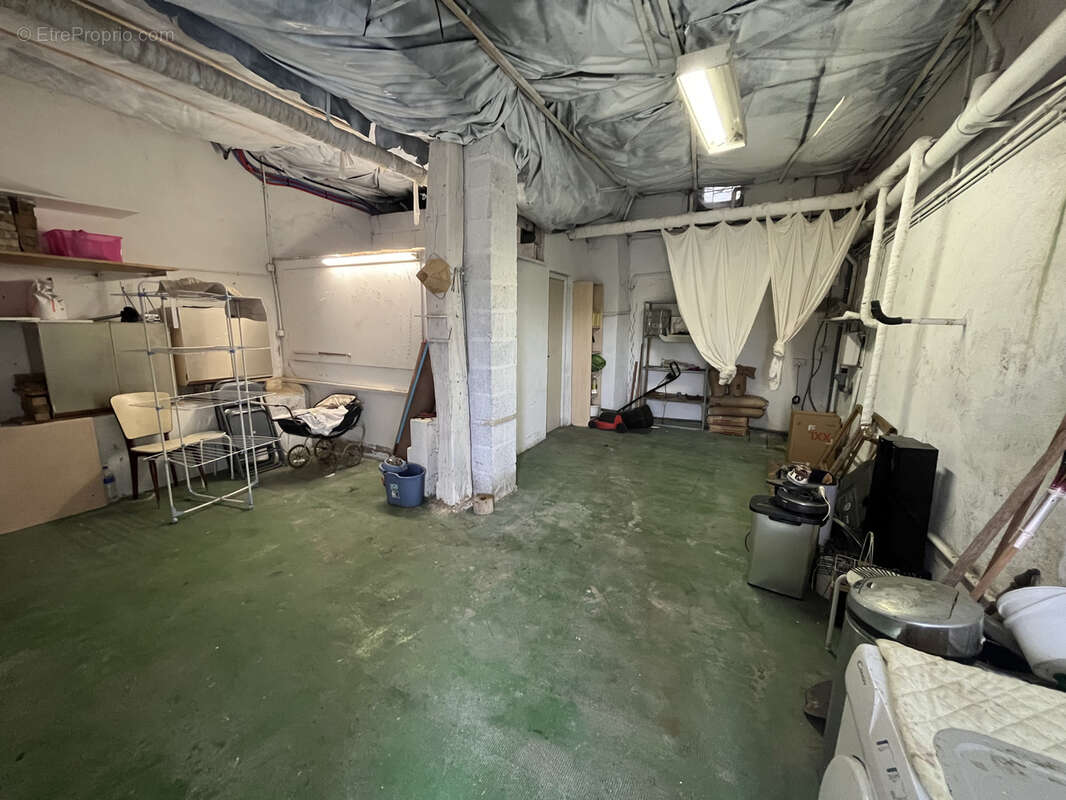 Maison à LAROCHE-SAINT-CYDROINE