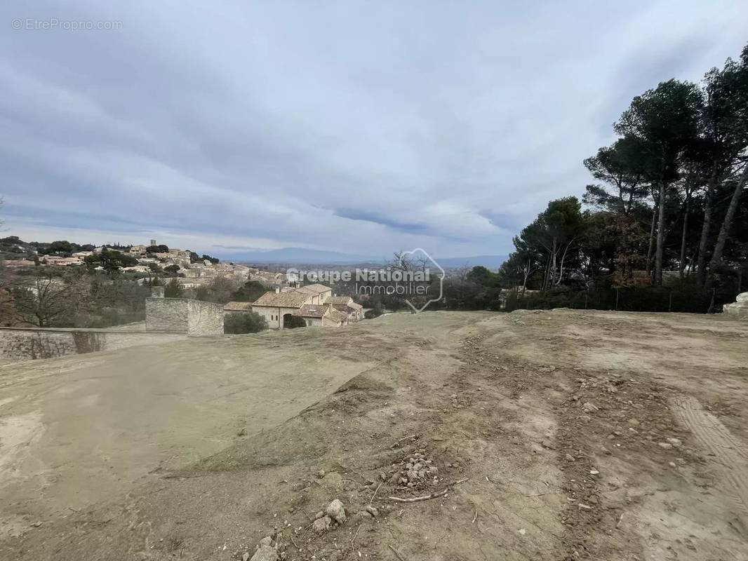 Terrain à CHATEAUNEUF-DE-GADAGNE