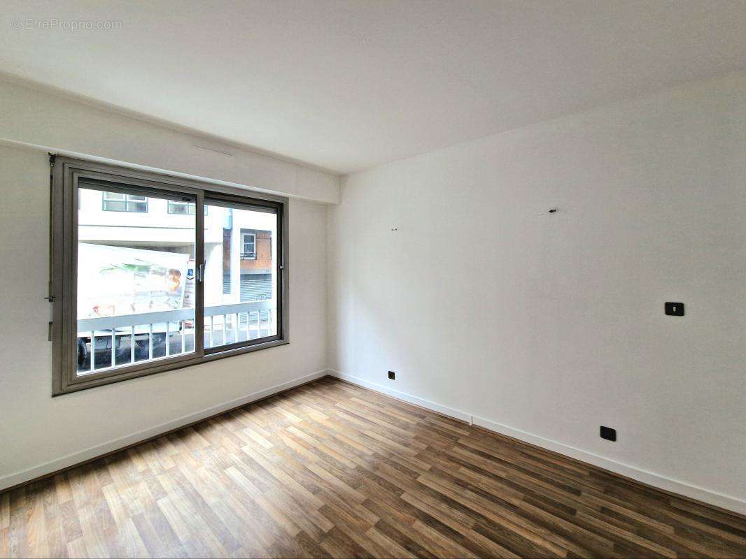 Appartement a louer paris-19e-arrondissement - 2 pièce(s) - 45 m2 - Surfyn