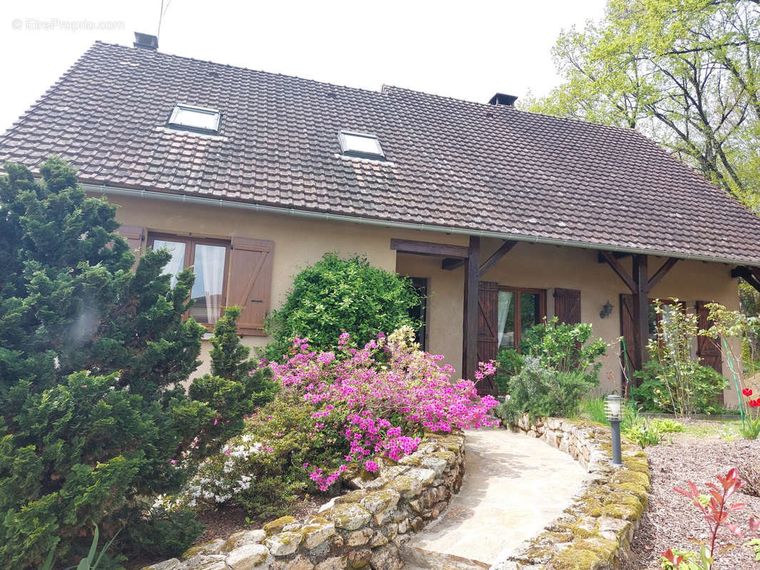 Maison à SAINT-YRIEIX-LA-PERCHE