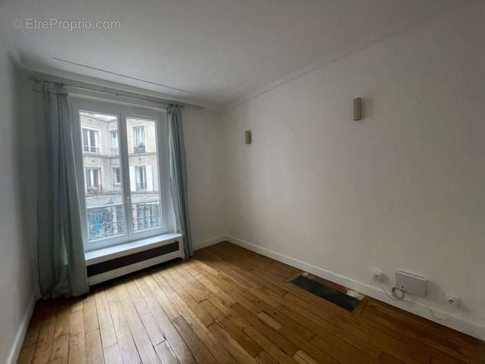 Appartement a louer paris-10e-arrondissement - 5 pièce(s) - 93 m2 - Surfyn