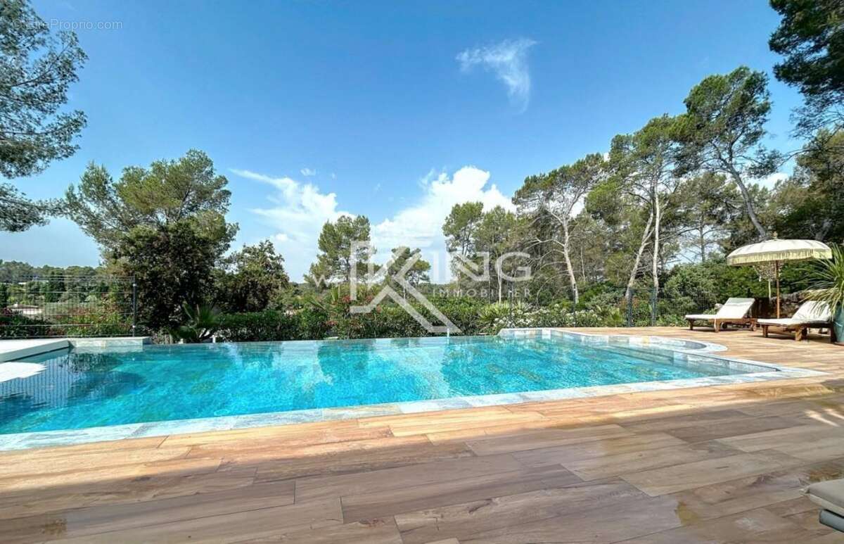 Maison à PUGET-SUR-ARGENS