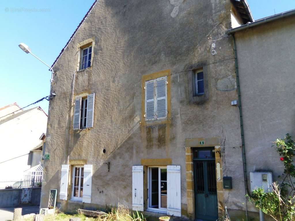 Appartement à SAINT-SAULGE