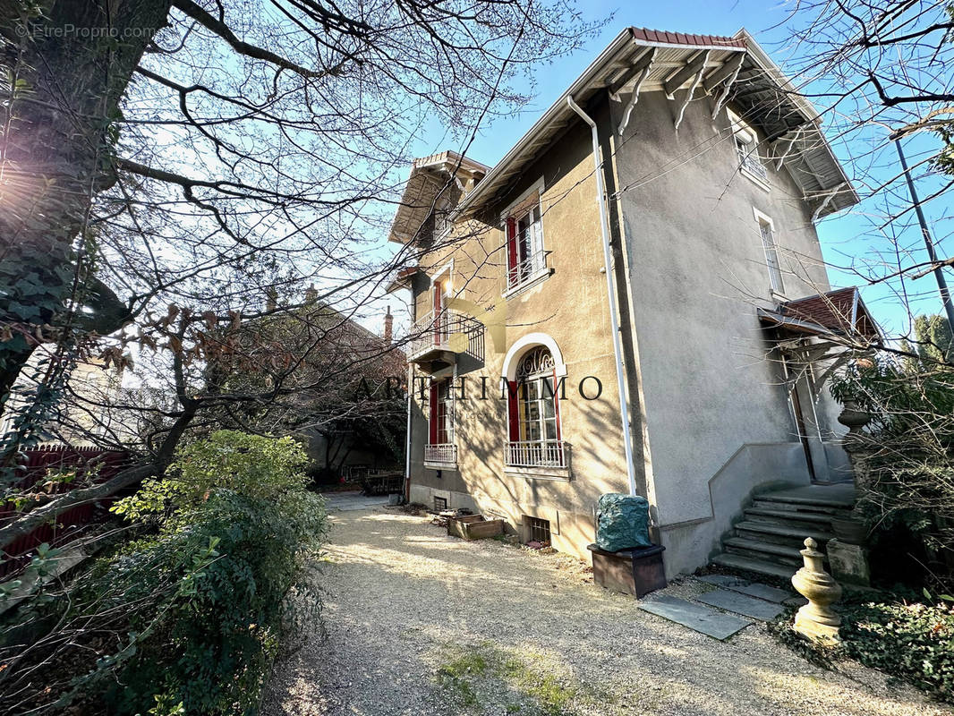 Maison à ROMANS-SUR-ISERE